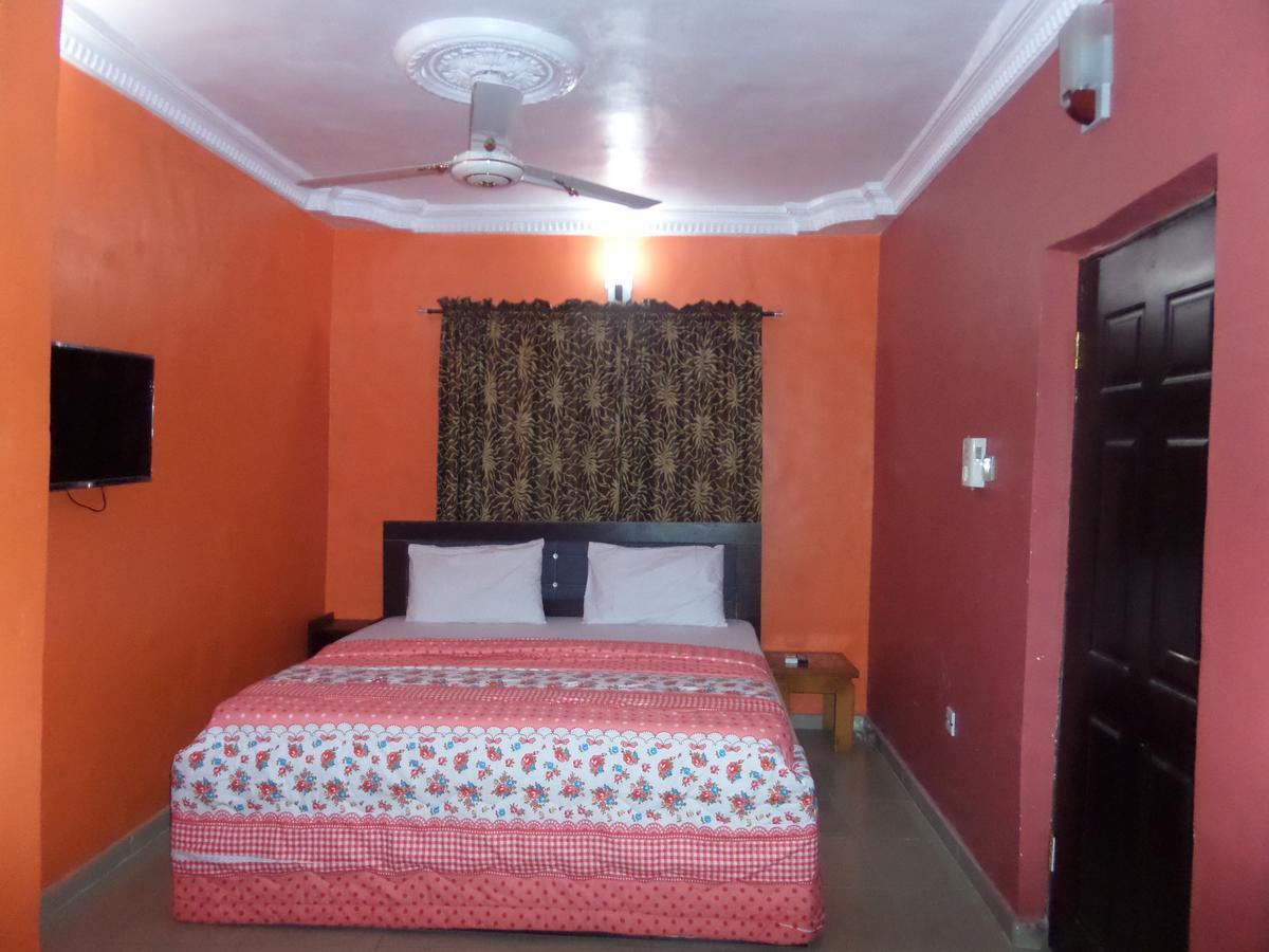 De-Zone Hotel Ikotun Exterior foto