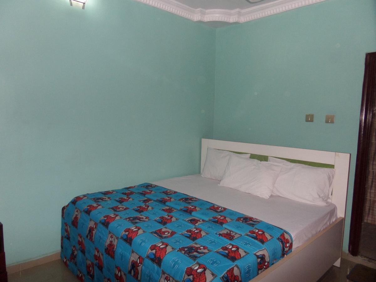 De-Zone Hotel Ikotun Exterior foto