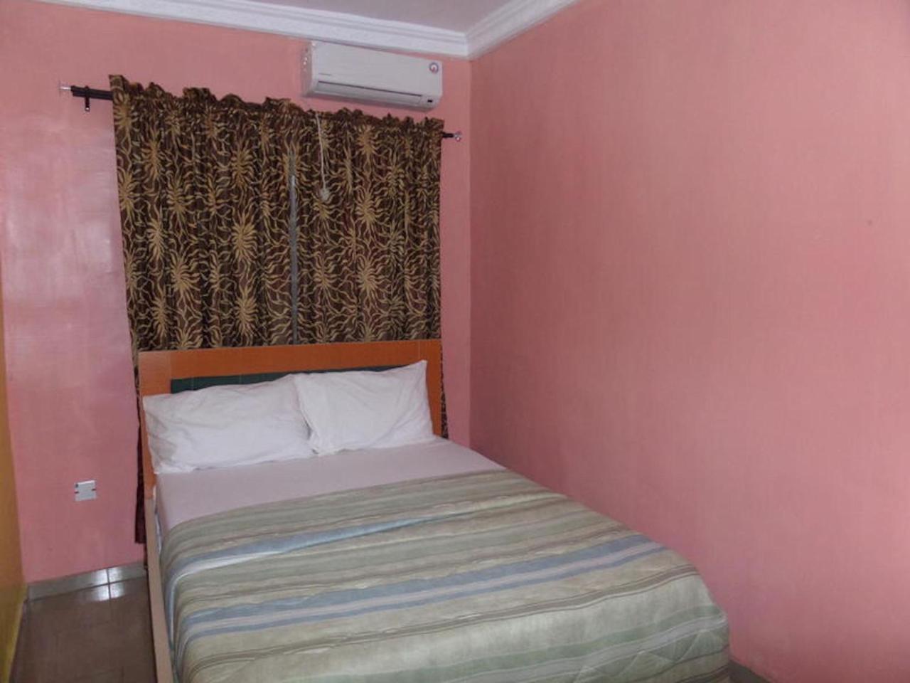 De-Zone Hotel Ikotun Exterior foto